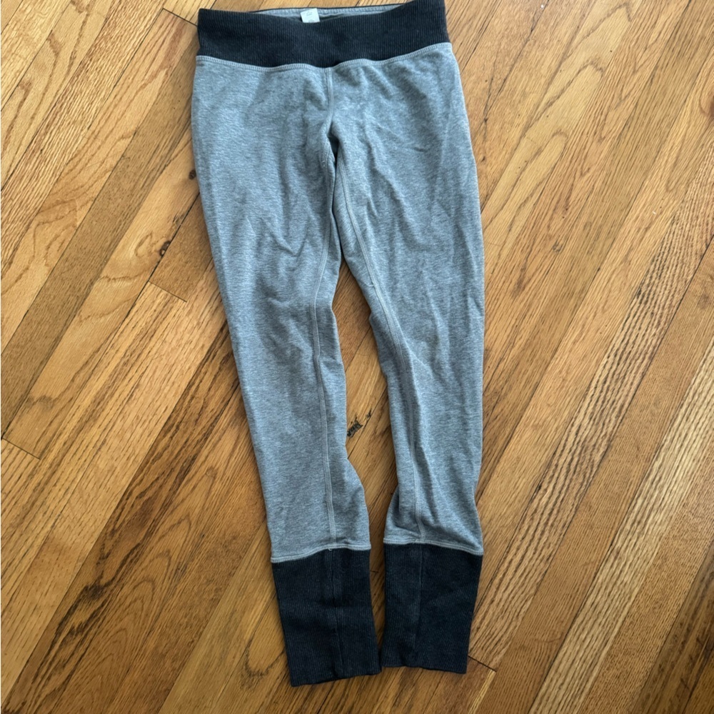 Ivivva Gray and Black Kids Sweatpants